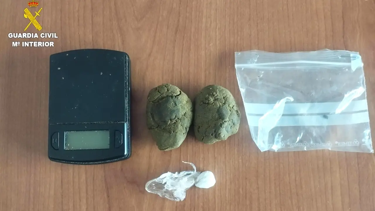 Detenido un varón en Tarancón (Cuenca) por saltarse un control y portar hachís y cocaína en su coche