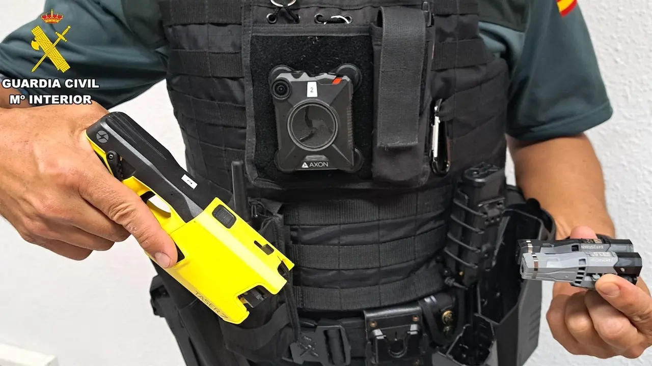 La Guardia Civil de Albacete incorpora pistolas táser a su equipamiento policial