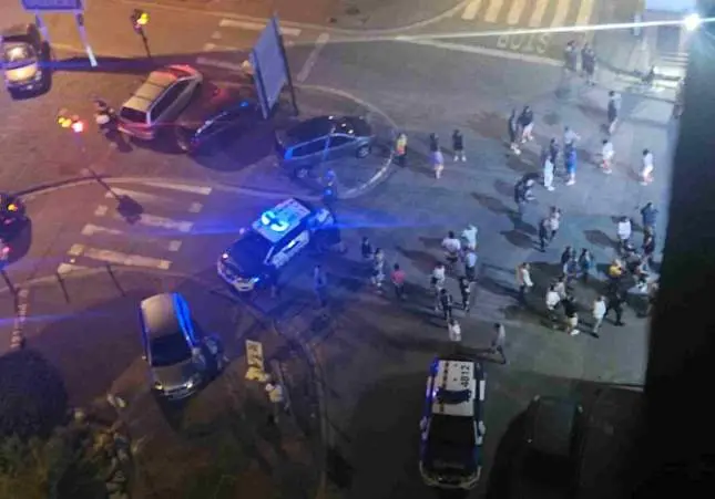VIDEO. Una mujer y un hombre muertos y varios heridos en un tiroteo en plena calle