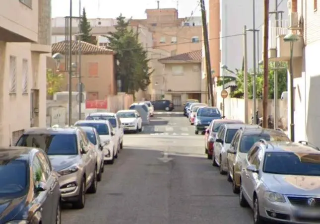Ataca a un hombre con quien tenía disputas y le clava un cuchillo en la espalda