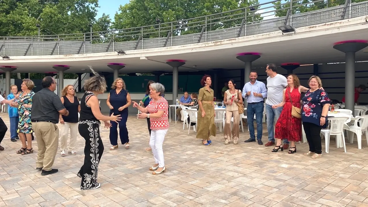 Arrancan las verbenas de verano para mayores en la Caseta de los Jardinillos