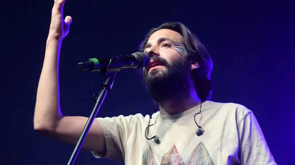 Salvador Sobral cierra el Estival Cuenca de 2024 y recibe el premio Manuel Margeliza