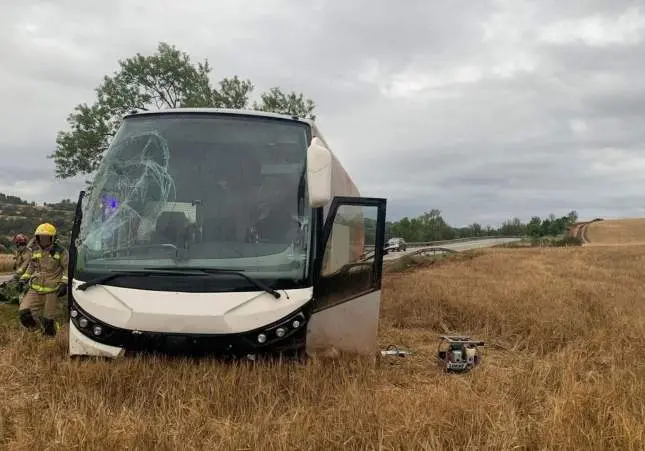 Pillado otro conductor de autocar drogado: detenido tras un accidente con heridos