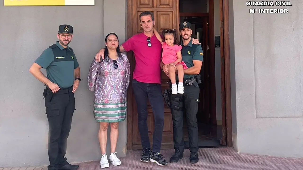 Dos guardias civiles de Villarrobledo salvan la vida de una niña de tres años con síntomas de asfixia