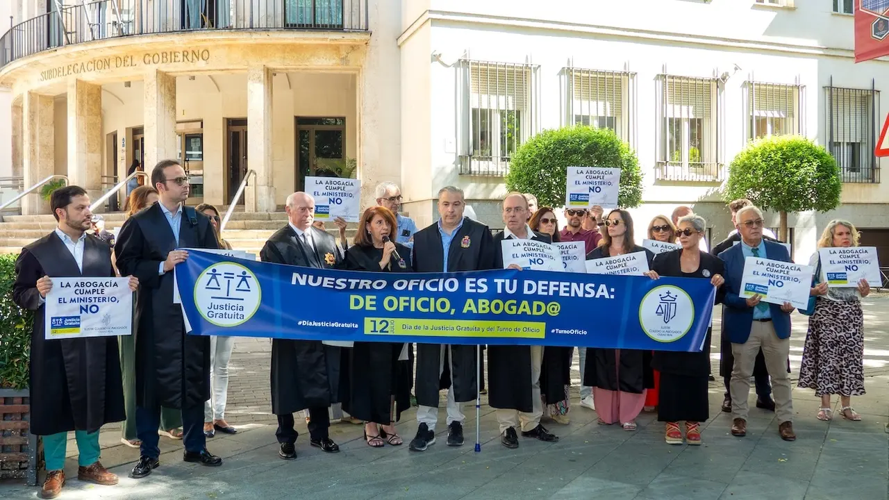 Los letrados del Turno de Oficio exigen una respuesta al Ministerio de Justicia en el Día del Turno de Oficio y la Justicia gratuita