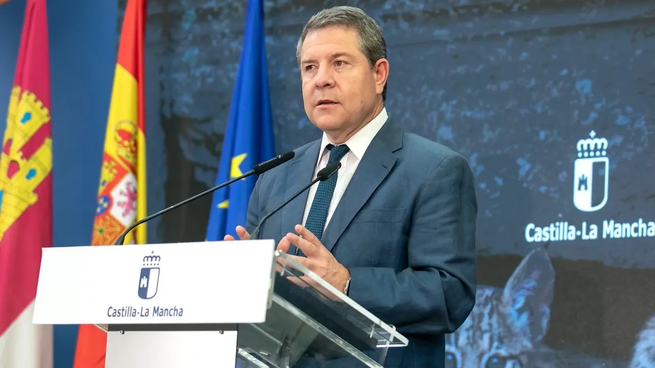 El presidente de Castilla-La Mancha, Emiliano García-Page, ha inaugurado las obras de renovación del Centro de Estudios de Rapaces Ibéricas (CERI) de Sevilleja de la Jara (Toledo)