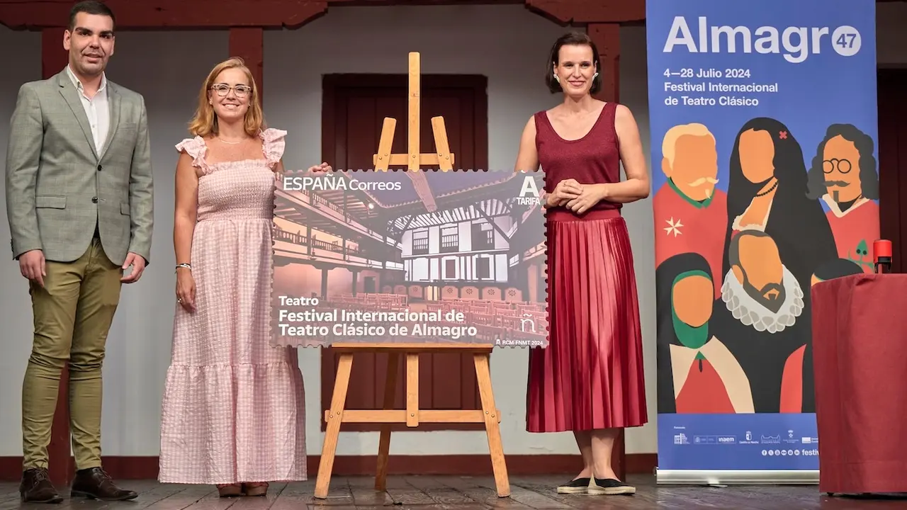 Un sello de Correos conmemora el pasado, presente y futuro del Festival de Almagro