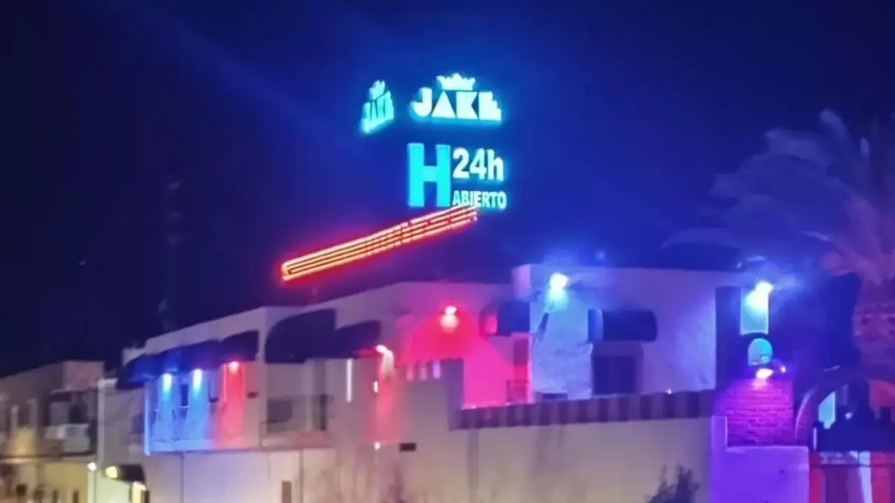 El Hotel Jake de Gamonal, usado como prostíbulo, reabrirá tras lograr la licencia del Ayuntamiento de Talavera de la Reina (Toledo) que gobiernan PP y Vox