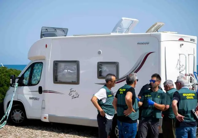 Encuentran a una turista asesinada a puñaladas en el interior de una autocaravana