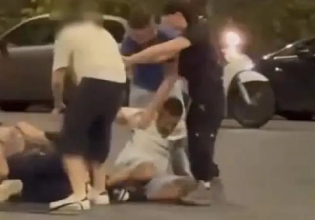 VIDEO. Agredida a latigazos y golpes una pareja gay en un ataque homófobo en grupo
