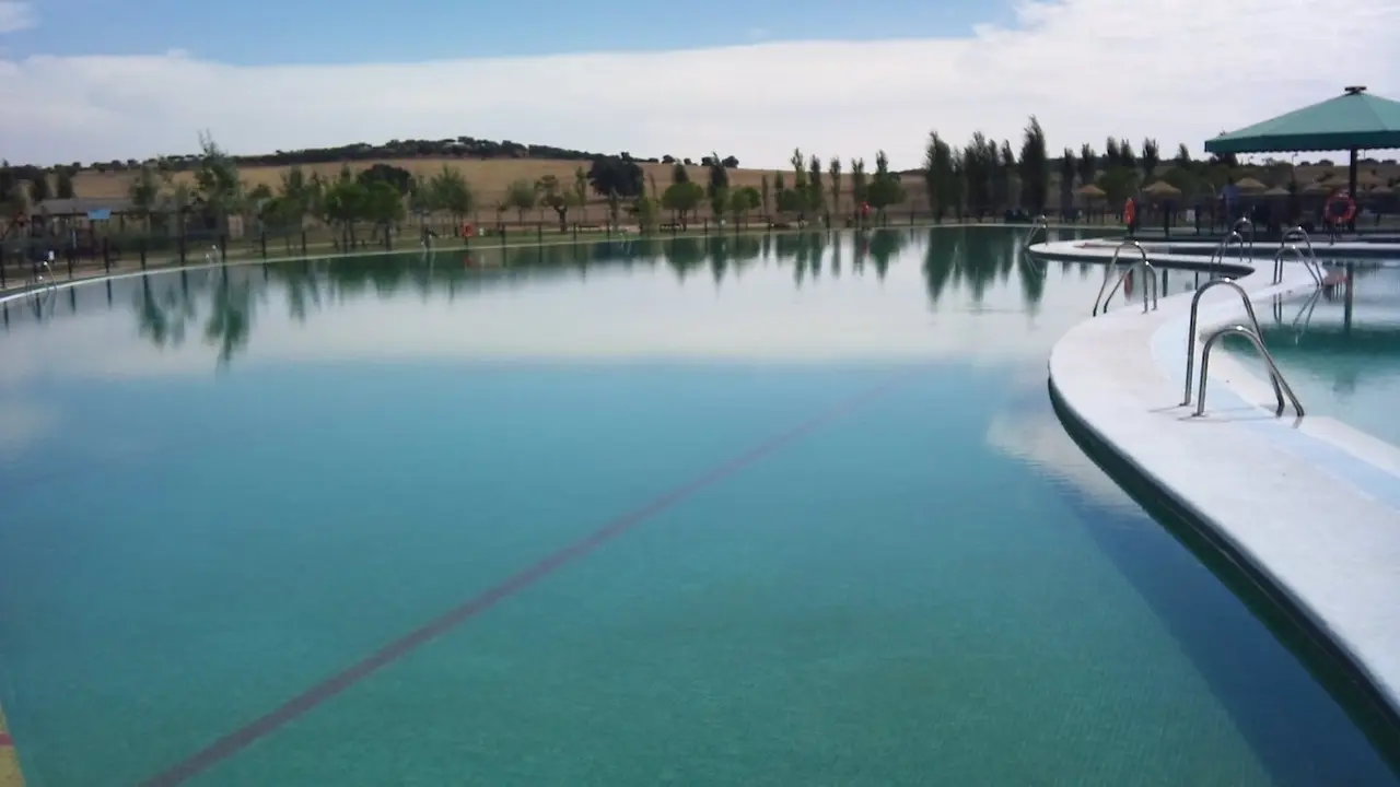 Encuentran a un hombre de 42 años muerto en una piscina pública de Ciudad Real, Playas del Vicario