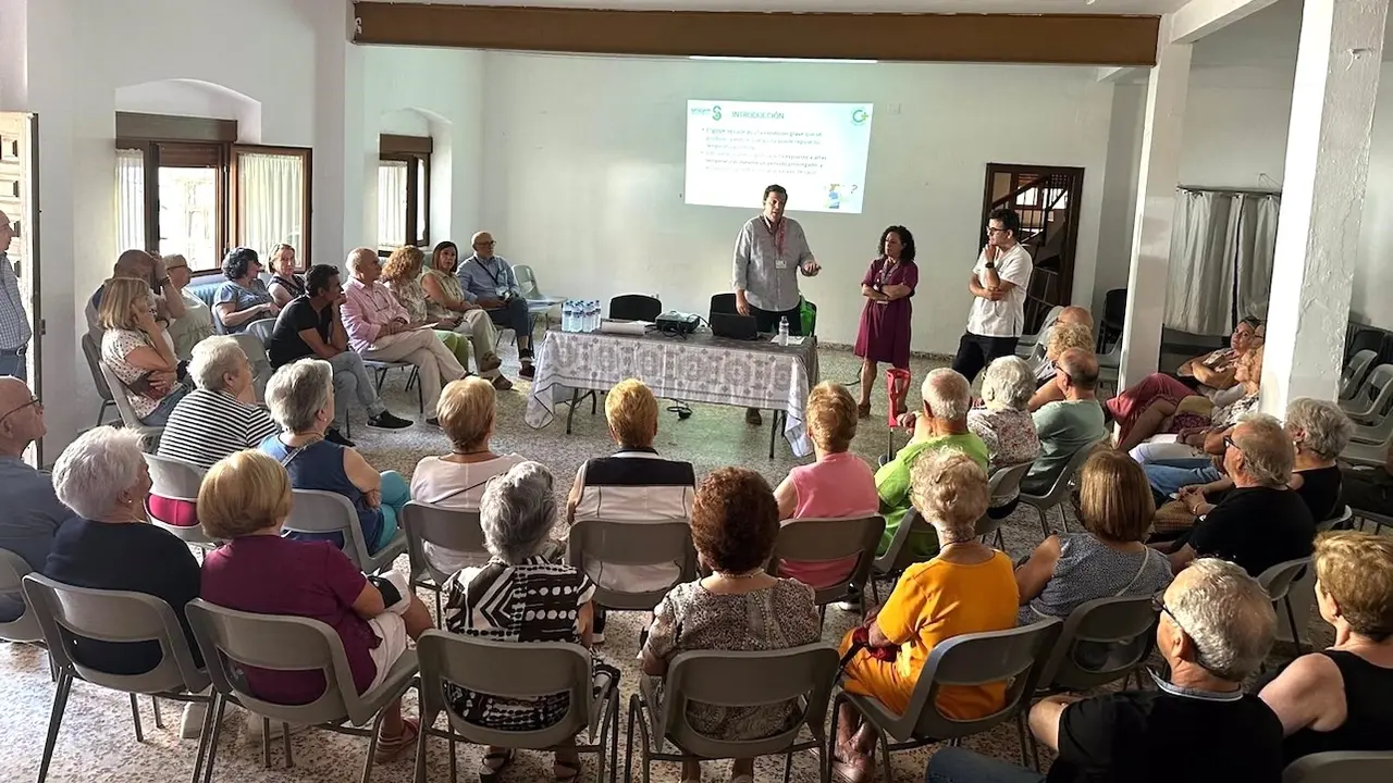 'Salud en 12 meses' aborda la prevención y actuación frente a golpes de calor