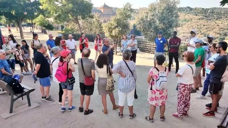 Más de 200 personas participan en los paseos por el Casco Histórico de Toledo
