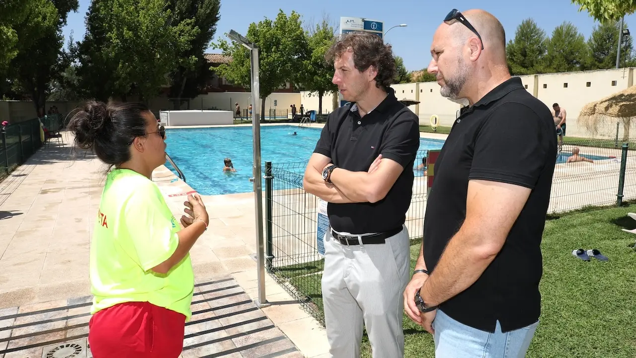 Toledo valora que la temporada de verano de piscinas municipales transcurre con normalidad