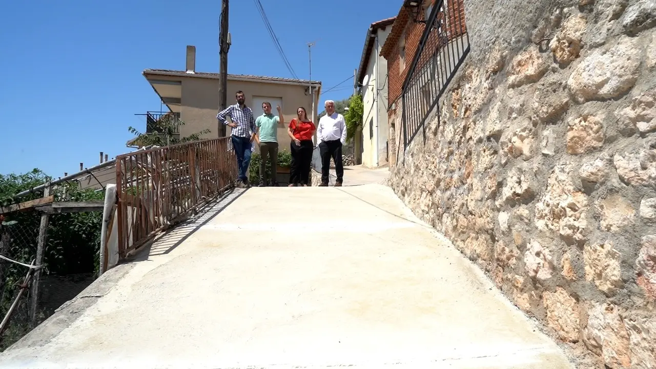 El presidente de la Diputación de Guadalajara, José Luis Vega, visita los municipios de Villaseca de Henares y Argecilla