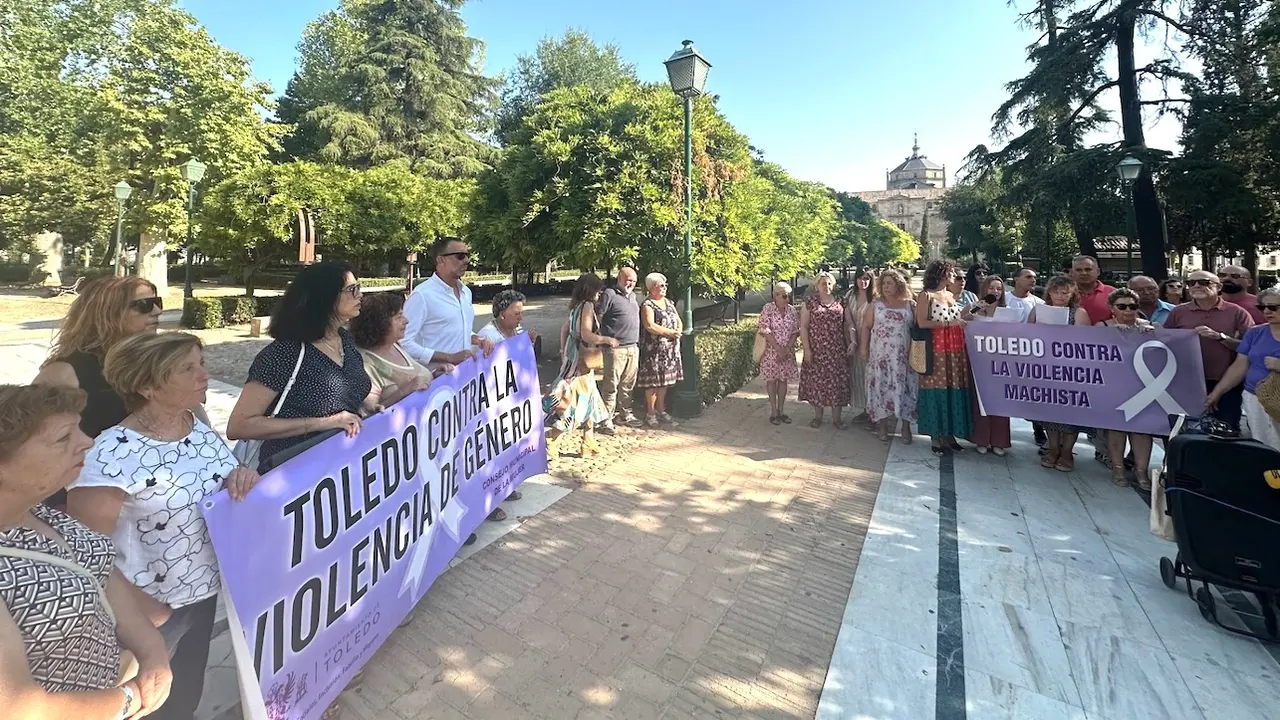 El PP pide "hechos" frente a la violencia machista, el PSOE que no se niegue e IU protección