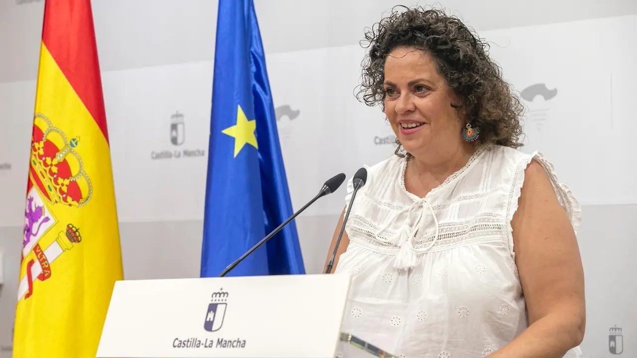 La directora general de Formación Profesional en el Ámbito Laboral, Marta Roldán, ha informado acerca de la programación de Formación Profesional en el Ámbito Laboral en Castilla-La Mancha