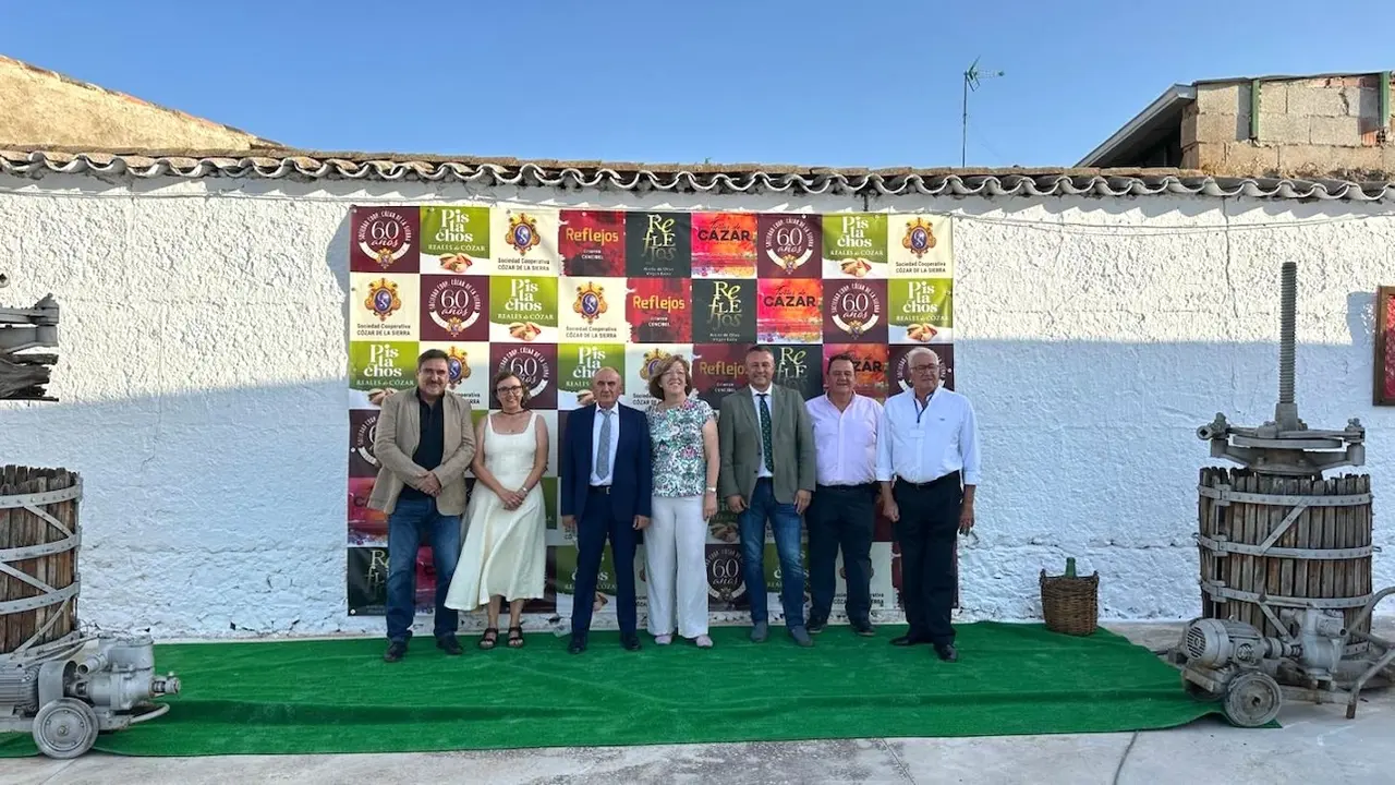 El director general de Ordenación Agropecuaria, Joaquín Cuadrado, ha participado en el 60 aniversario de la Cooperativa ‘Cózar de la Sierra’