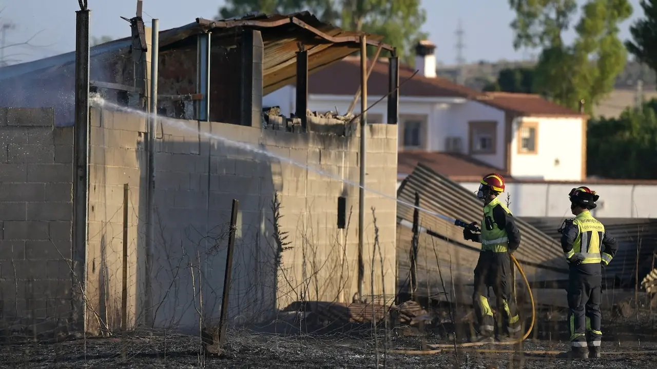 Un incendio agrícola daña una vivienda y varios locales de ensayo en Ciudad Real - EFE/Jesús Monroy