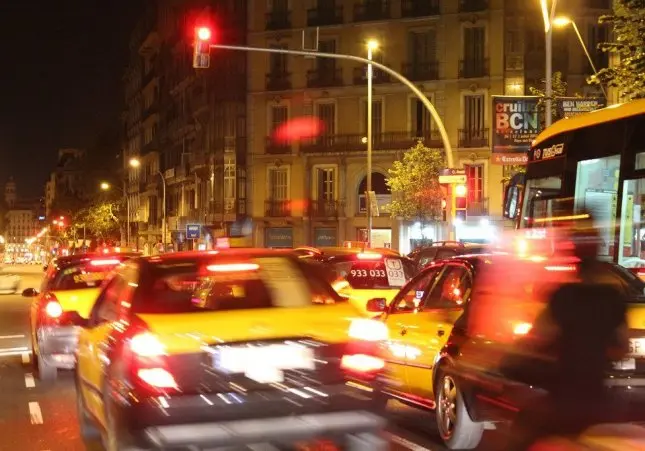 Un hombre muere en un taxi volviendo a su casa de fiesta: tenía varias heridas