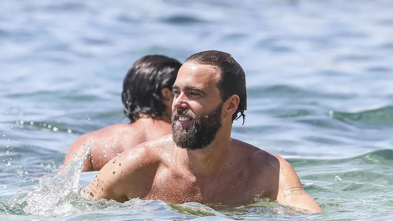 ¿Hay lío? Javier Ungría pillado en Ibiza con una exconcursante de 'Supervivientes'