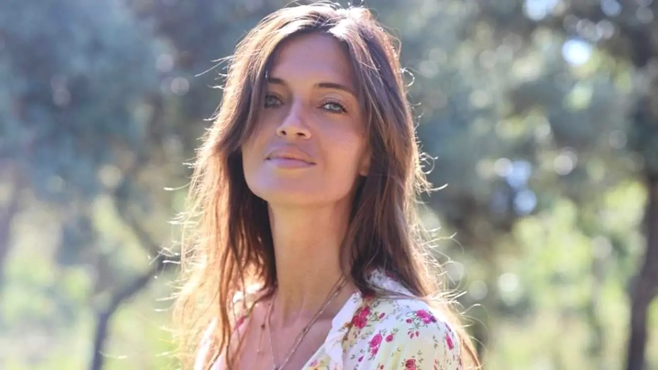 El peor verano de Sara Carbonero: los cuatro golpes que marcan el "delicado momento"