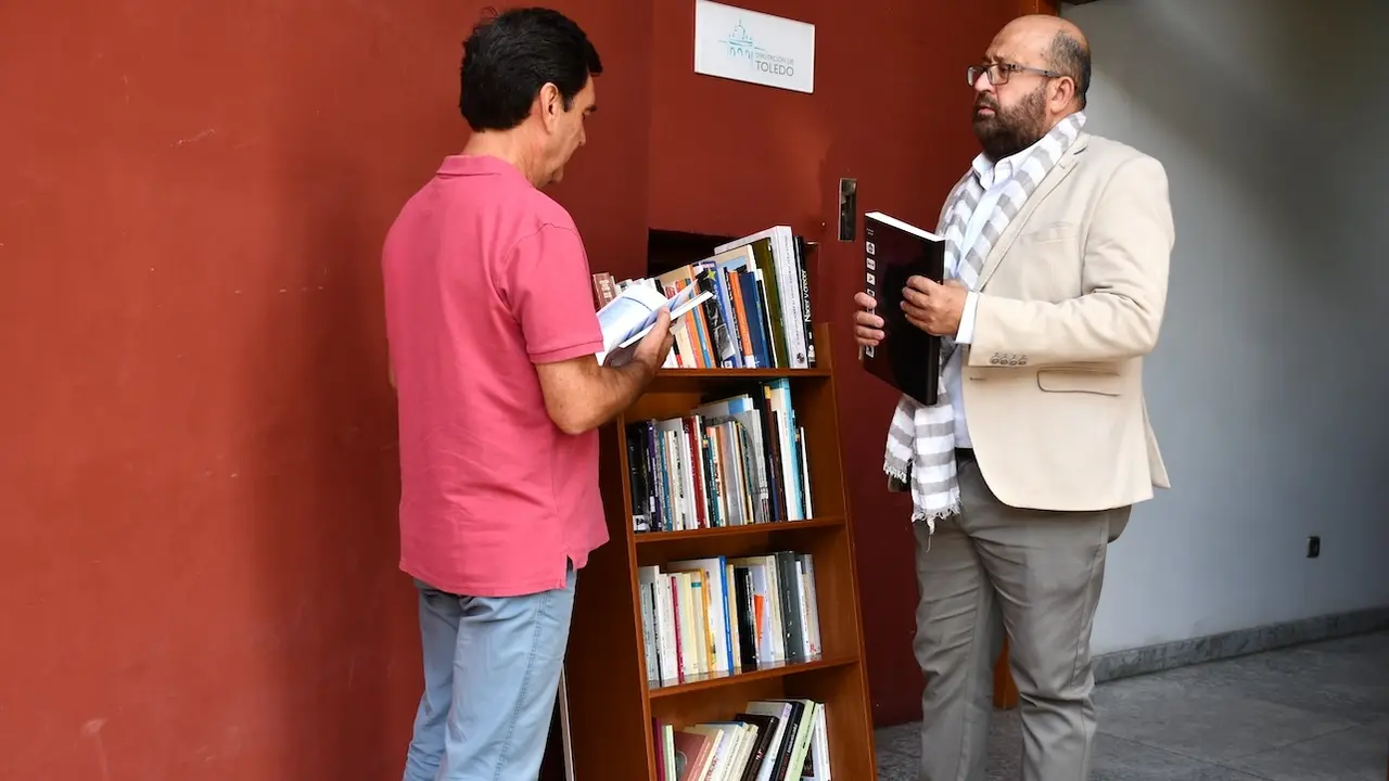 El servicio 'Libros de ida y vuelta' peligra ante los 3.500 no repuestos por los lectores