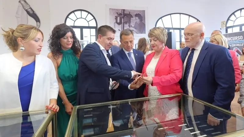 Abre sus puertas el Salón de la Cuchillería de Aprecu en la Feria de Albacete