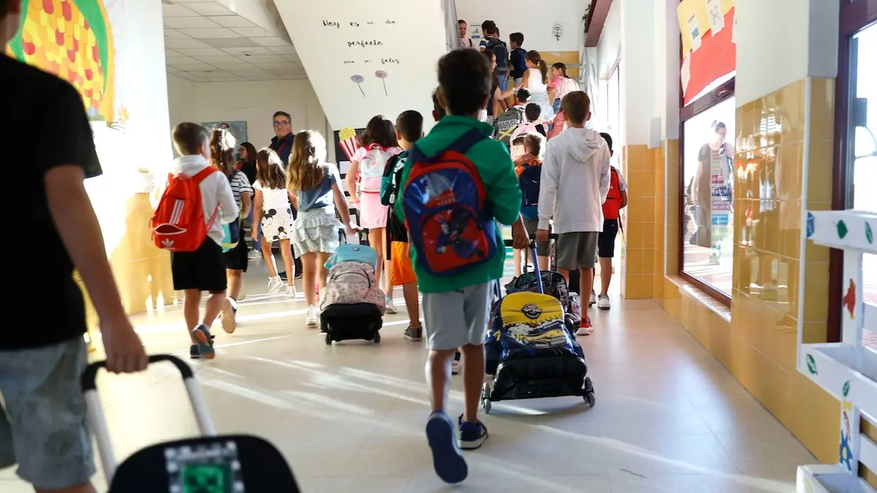Comienza el curso escolar en Castilla-La Mancha: 1.783 centros, 388.000 alumnos y 33.450 docentes - EFE/Ismael Herrero, alumnos, educación, vuelta al cole, clase, colegio, centro escolar,