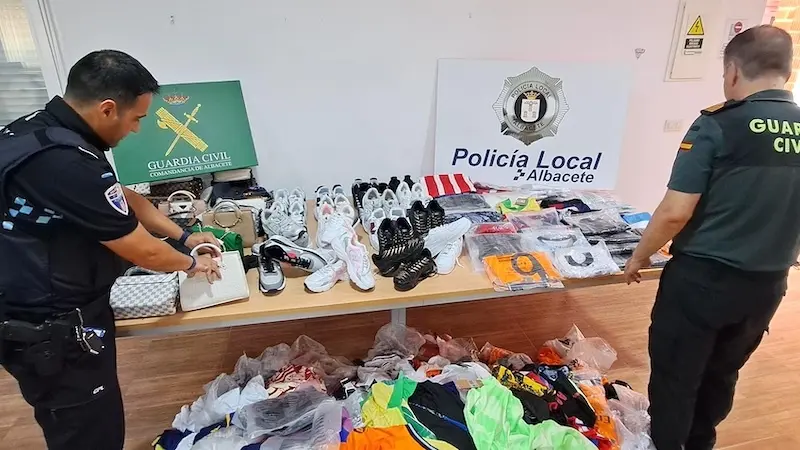 Detenido en la feria por suministrar artículos falsificados al 'top manta'