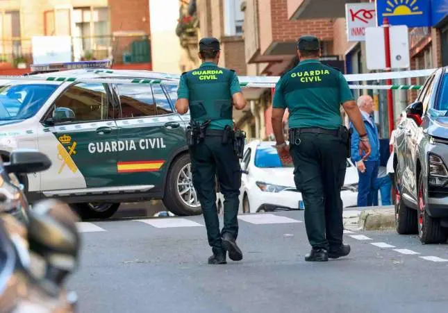 Encuentran el cadáver de un hombre brutalmente asesinado en el interior de un piso