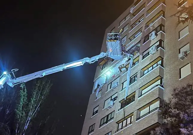 Explota un noveno piso y deja a 2 mujeres entre la vida y la muerte con quemaduras