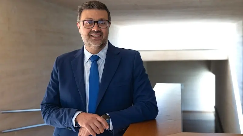 El consejero de Educación, Cultura y Deportes de Castilla-La Mancha, Amador Pastor. en un momento de la entrevista - EFE/Ángeles Visdómine