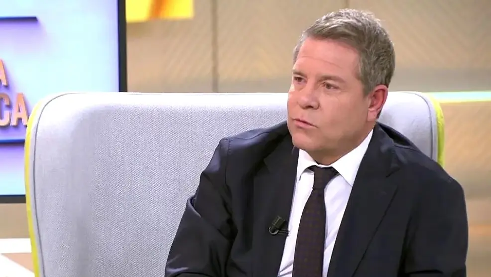 El presidente de Castilla-La Mancha, Emiliano García-Page, en un momento de la entrevista en 'La mirada crítica' de Telecinco