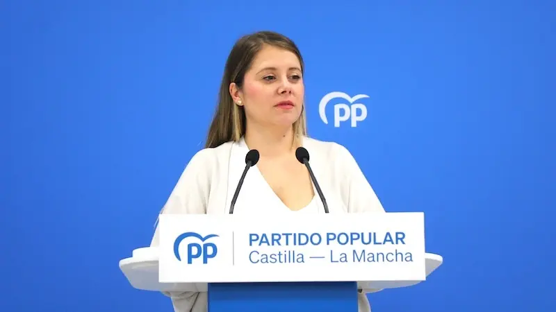 La diputada regional del PP, Itziar Asenjo, durante la rueda de prensa que ha ofrecido en la sede de los 'populares' en Toledo