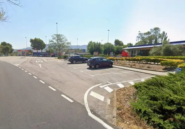 Desaparece una mujer en un área de servicio mientras su marido tomaba un café
