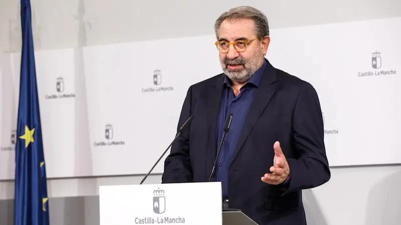 El consejero de Sanidad de Castilla-La Mancha, Jesús Fernández Sanz, ha informado en rueda de prensa de asuntos de su departamento abordados en el Consejo de Gobierno