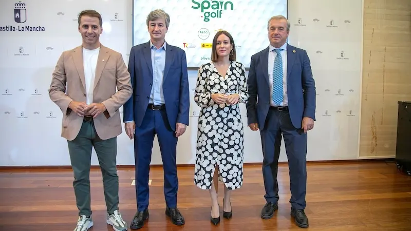 El director general de Juventud y Deportes, Carlos Yuste y la directora general de Turismo, Comercio y Artesanía, Ana Isabel Fernández, ha asistido a la presentación del proyecto ‘Digital Green España: Transformación Digital e Integración Local de la Experiencia Golf en España’