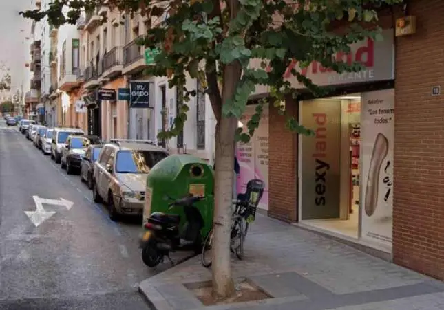 Muere un anciano al sufrir un infarto después de entrar en una tienda sex shop
