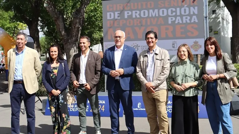 El vicepresidente segundo del Gobierno de Castilla- La Mancha, José Manuel Caballero, ha asistido en el recinto ferial de FERCAM, a las jornadas de promoción deportiva para mayores que se desarrollan en Manzanares (Ciudad Real) con motivo de la programación de Castilla-La Mancha como Región Europea del Deporte