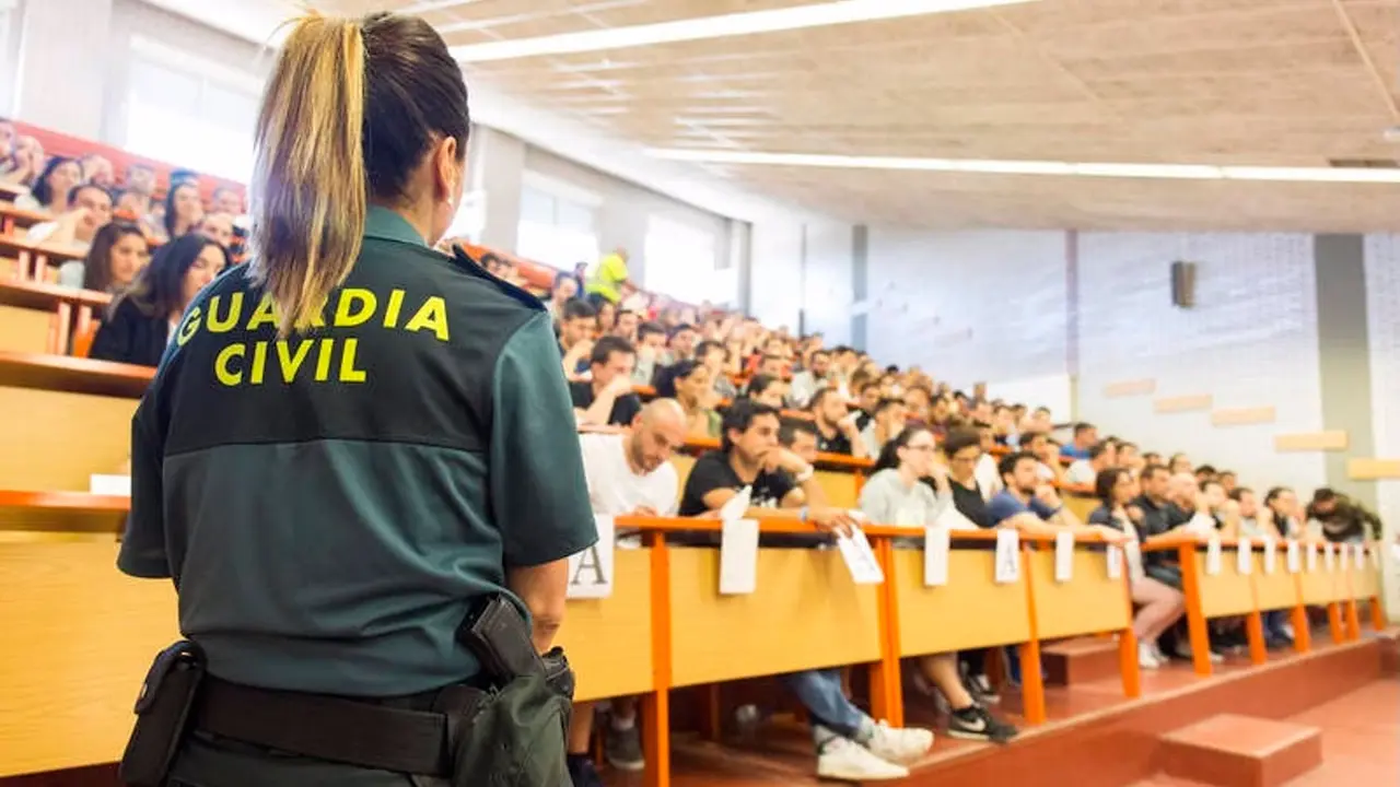 Más de 1.700 personas opositan en Castilla-La Mancha a una de las plazas para la Guardia Civil. oposiciones
