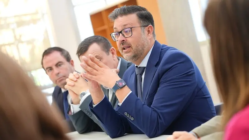 El consejero de Educación, Cultura y Deportes, Amador Pastor, ha visitado el IES Universidad Laboral de Toledo