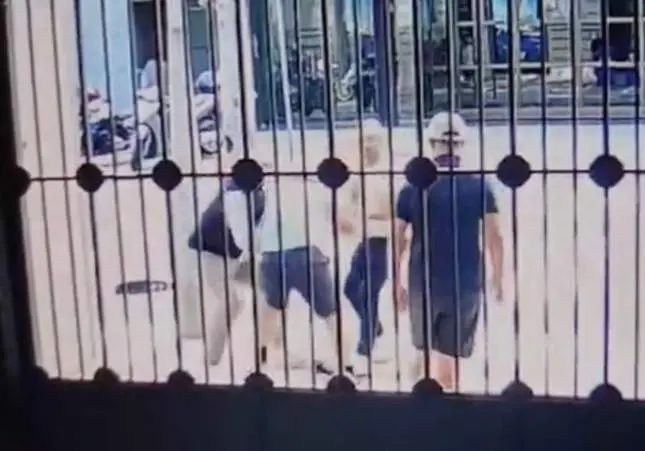VIDEO. Dejan a un hombre entre la vida y la muerte a golpes al robarle su reloj