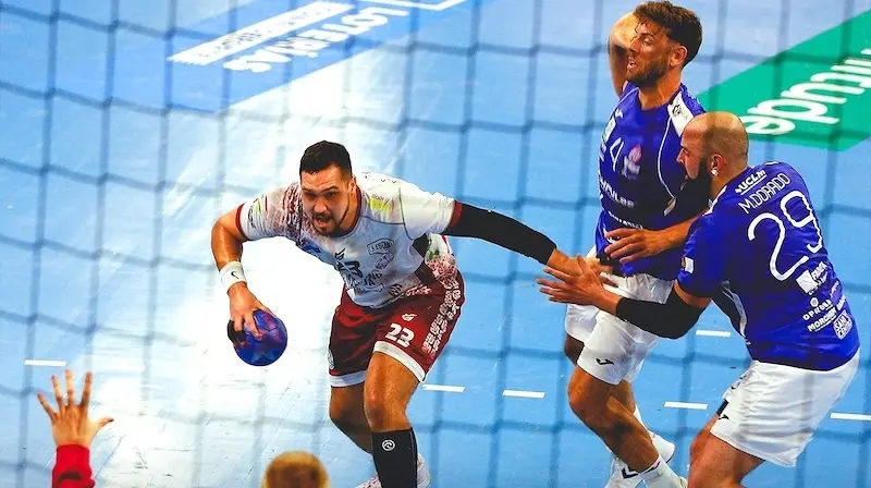 El Logroño La Rioja castiga las dudas del Balonmano Guadalajara (22-32) - Fotografía: Santi Molina