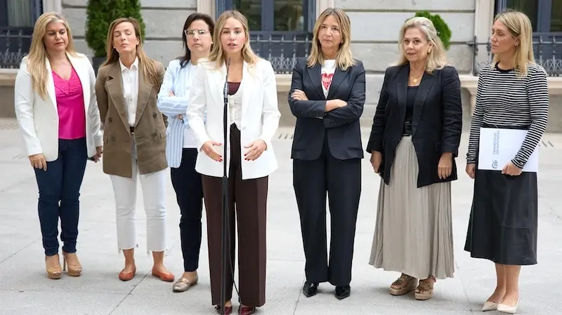 Las parlamentarias del PP denuncian en comisaría "asquerosas" cartas amenazantes