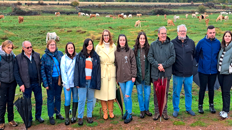 La consejera de Igualdad, Sara Simón, ha visitado la XXXVIII Feria del Ganado de Cantalojas, la más antigua de Guadalajara y Castilla-La Mancha