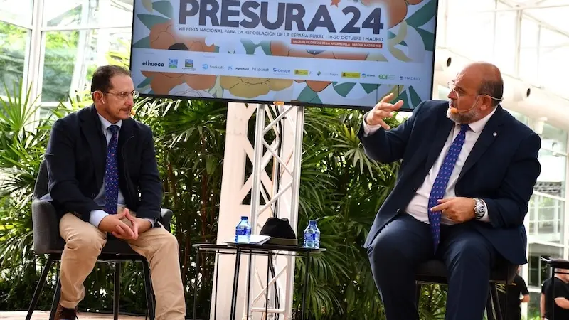 El vicepresidente primero del Gobierno regional, José Luis Martínez Guijarro, ha intervenido, en Madrid, en la mesa ‘Las Gafas del Legislador’ dentro de la VIII Feria de la Repoblación de la España Rural (PRESURA 2024)