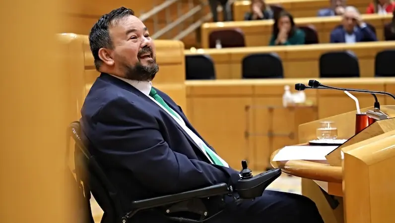 El senador autonómico y alcalde de La Roda (Albacete), Juan Ramón Amores, en el pleno del Senado