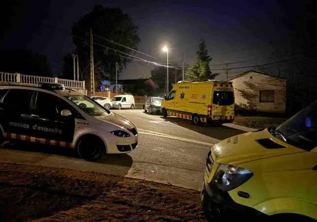 policía, reyerta, ambulancia, asesinato, crimen, violencia, patrulla, cadáver,