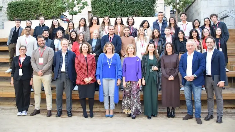 La consejera de Economía, Empresas y Empleo, Patricia Franco, ha visitado a los alumnos del Programa de Fortalecimiento de la Función Pública en Latinoamérica